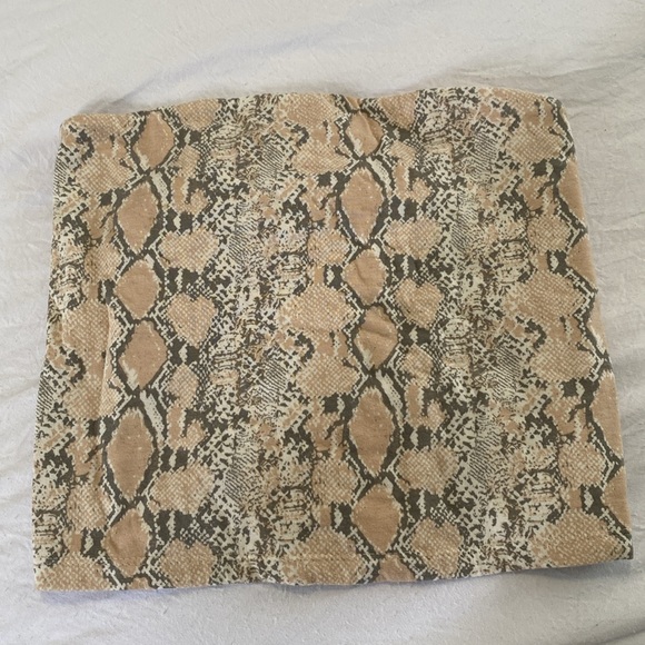 Tops - Picture 2 of 2